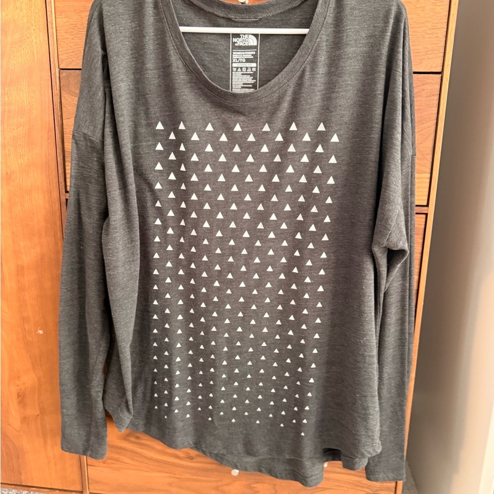 The North Face Dark Gray Long Sleeve with White Triangle Design - Picture 5 of 11
